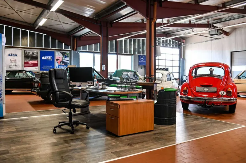 Youngtimer im Ausstellungsraum von OM-Classics